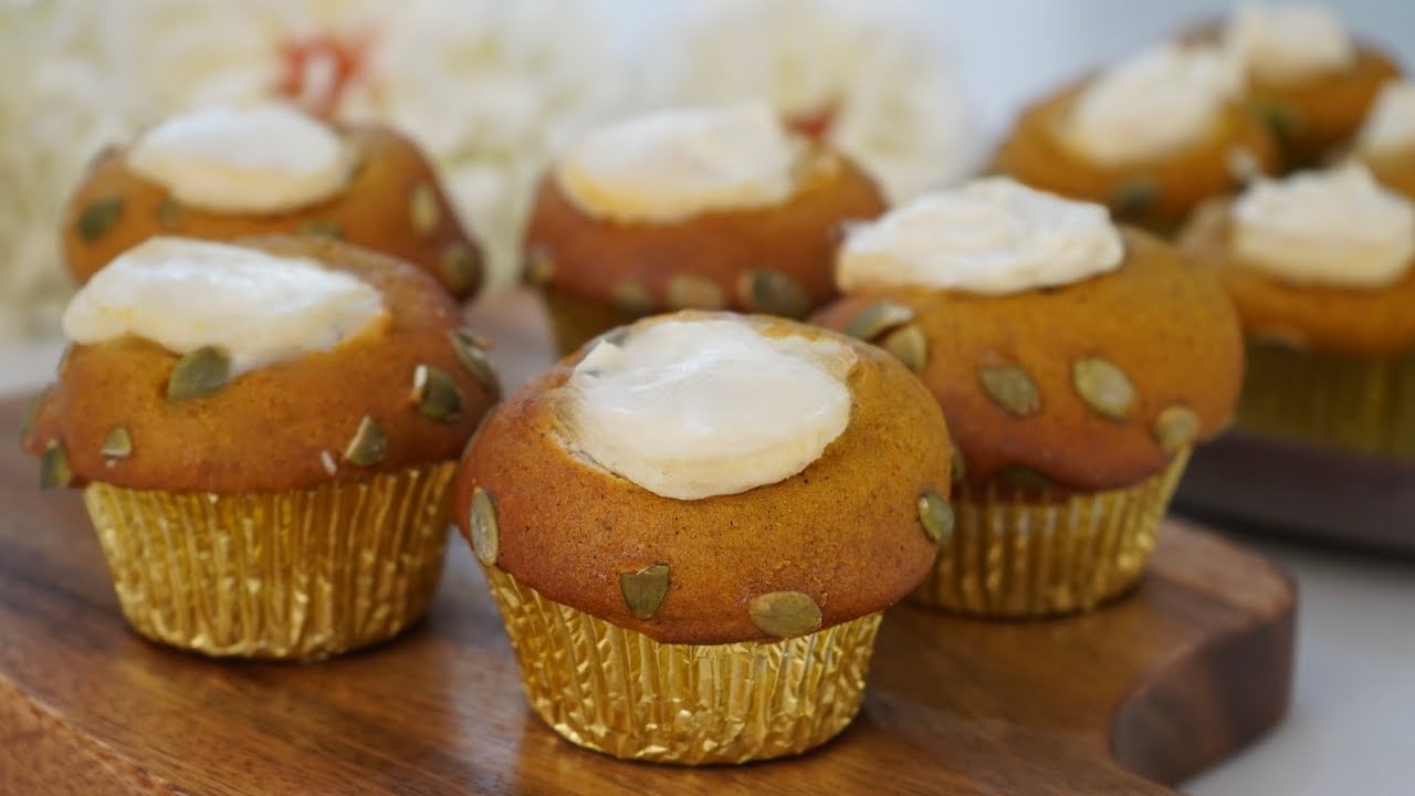 Pumpkin Cream Cheese Muffins