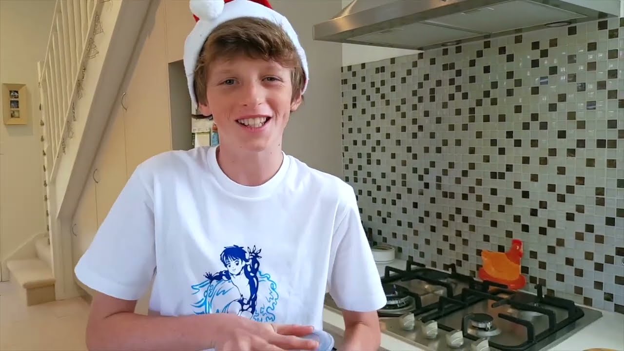 Santa showing Kids how to reduce food waste for Christmas during Chrismas,