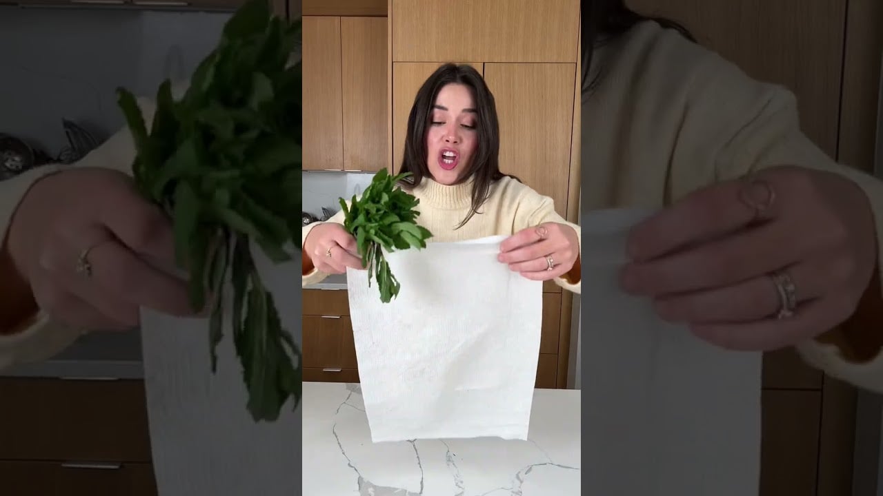 How to Keep Your Mint Fresh #freshproduce #mint #fridge